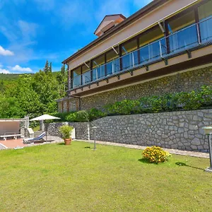 apartments-villa-vosilla.primorje-gorskikotar.com/